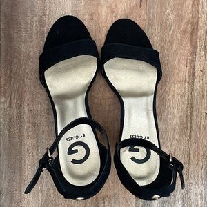 Guess Black suede heel (7.5)